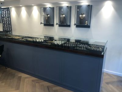 חנויות